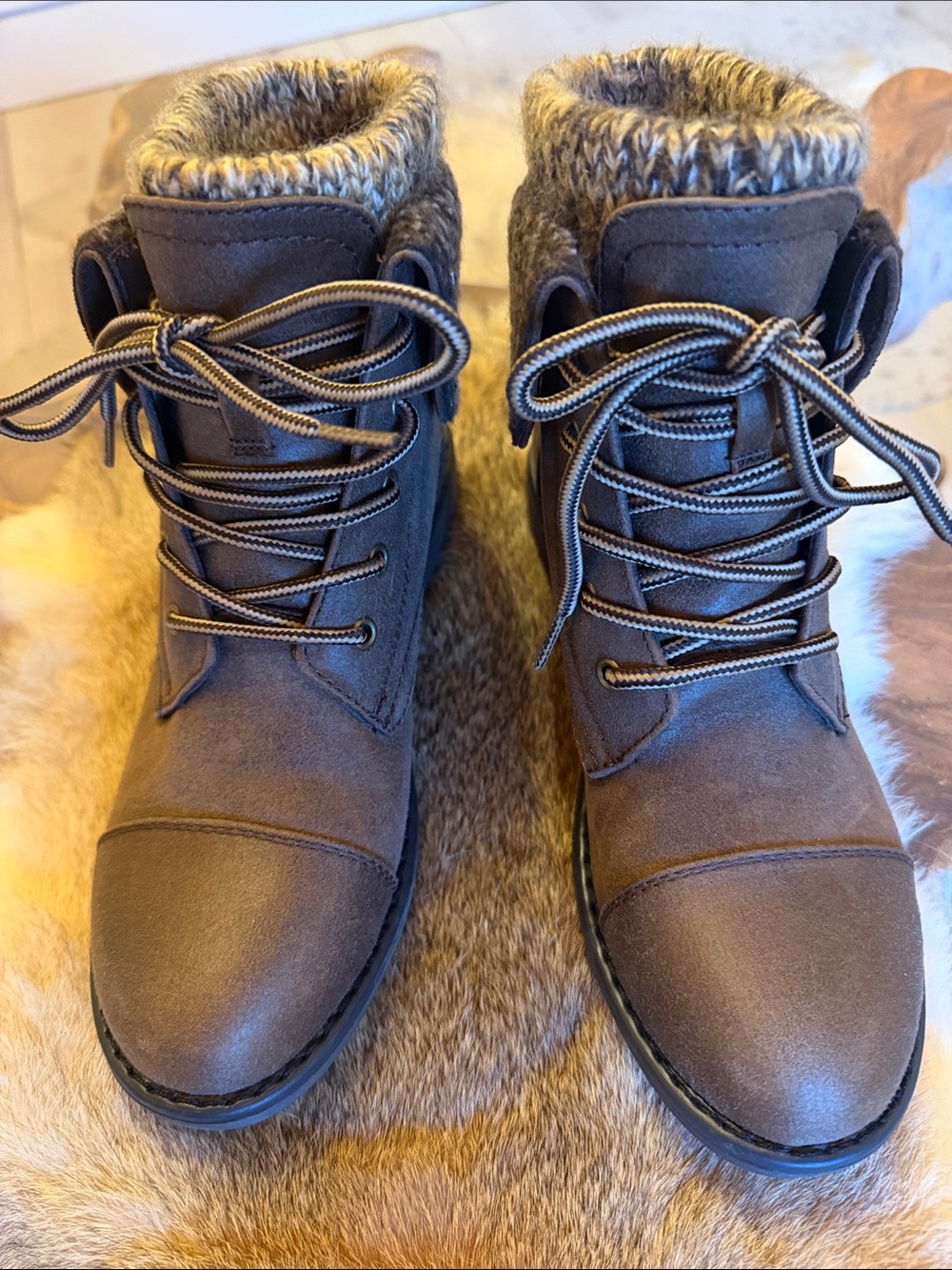 Cliffs by WHITE MOUNTAIN Women's Lace-Up Faux Fur Ankle Boots - Brown